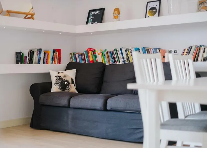 Modern Across The Ponds By Bookinghost Apartamento