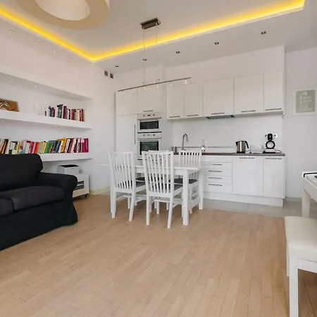 Modern Across The Ponds *