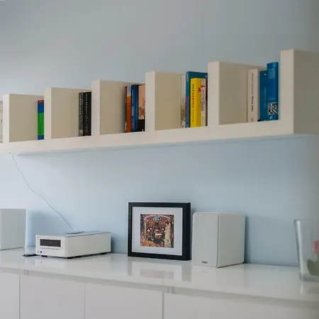 Appartamento Modern Across The Ponds By Bookinghost