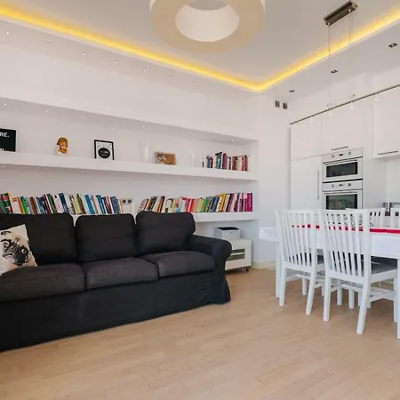 Appartement Modern Across The Ponds Warschau