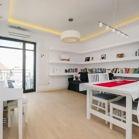 Modern Across The Ponds Appartement Warschau