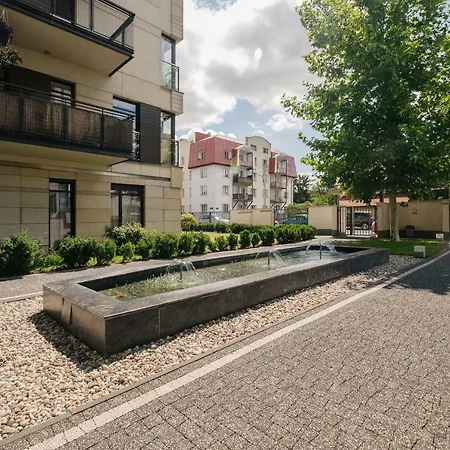 Apartament Modern Across The Ponds *