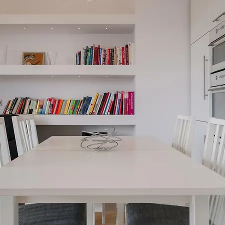 Apartament Modern Across The Ponds Warszawa