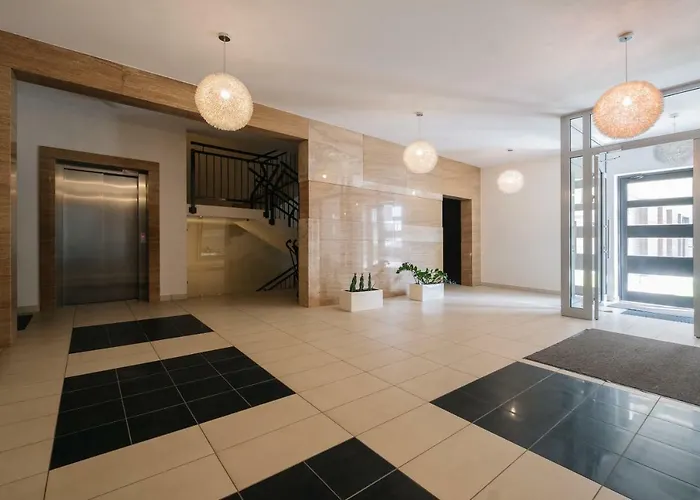 Modern Across The Ponds By Bookinghost Apartman