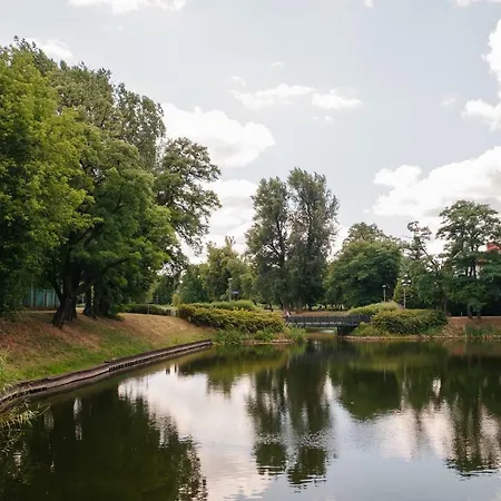 Appartement Modern Across The Ponds By Bookinghost *