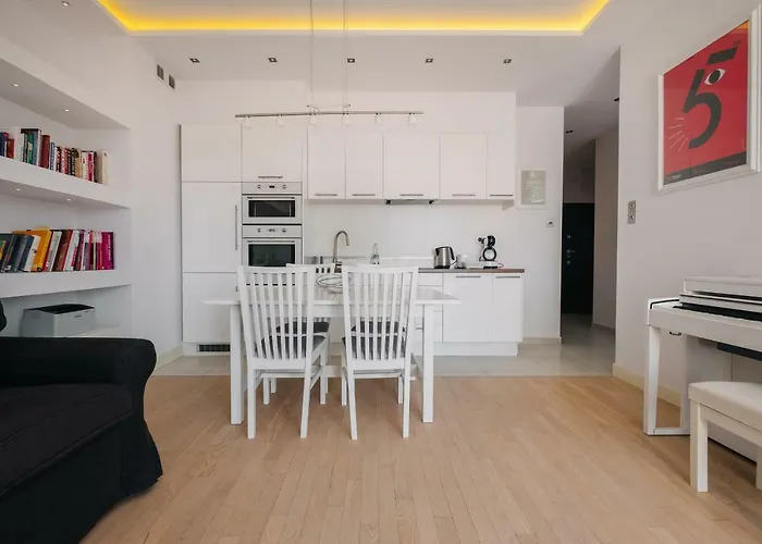Modern Across The Ponds By Bookinghost Appartement Warschau